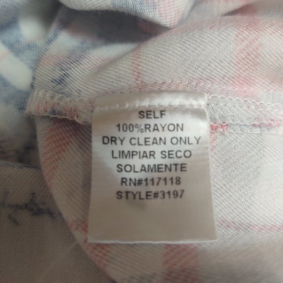 Soieblu High-Low button up Top with Collar Size Large - Picture 5 of 5